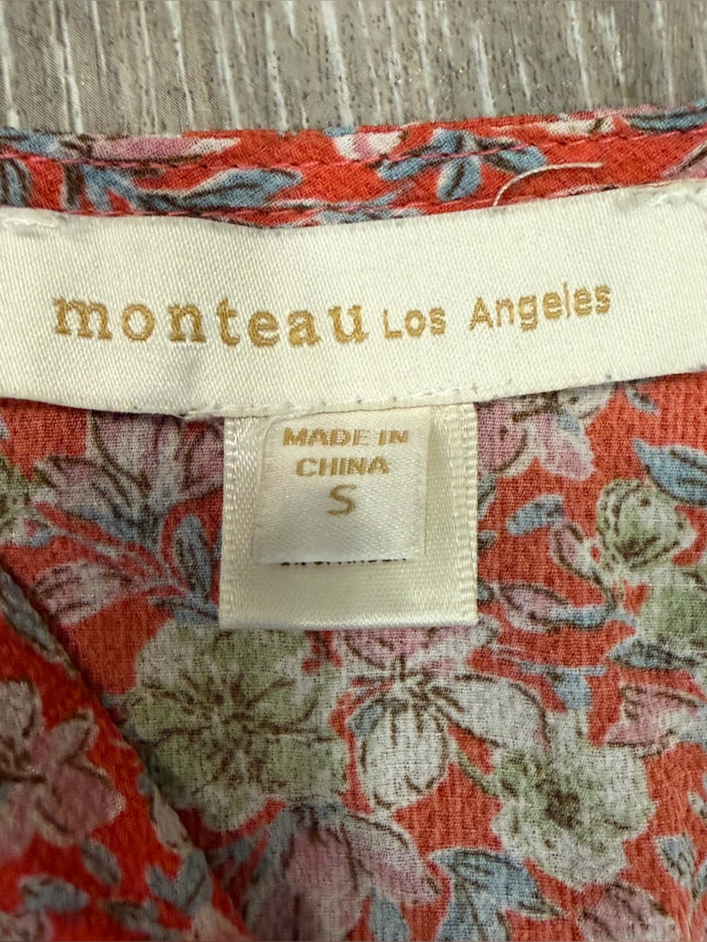 Monteau Los Angeles Red Floral V Neck Surplice Dress Size Small - Picture 6 of 9
